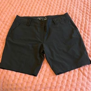 Like New golf shorts !